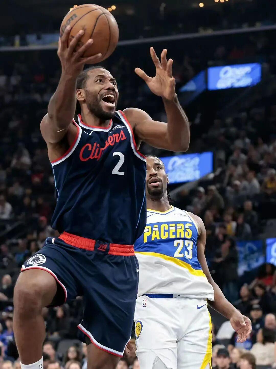 开云官方网站-疼到锤地!小卡新大腿伤了!3节29+8,快船直冲第8!