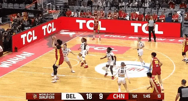 张子宇篮下接球强攻打进,中国女篮追至11-18落后比利时